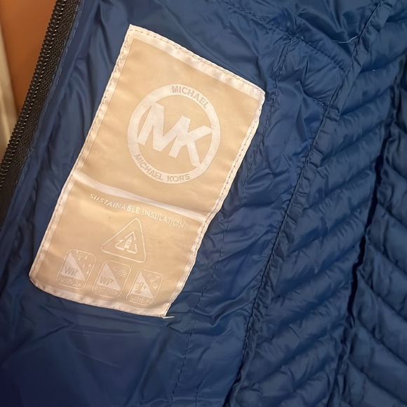 Michael Kors Blue lightweight puffer jacket XS 😊❤️ - Picture 4 of 9